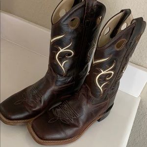 Leather cowgirl boots